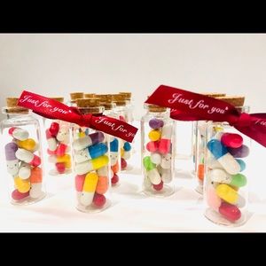 Valentine’s Day - Favours, Love Notes- 6 Bottles with 10 Blank Capsule Messages